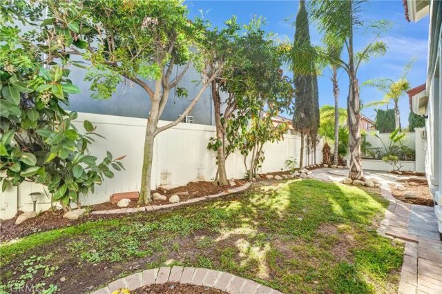 3545 Locust Avenue, Long Beach, CA 90807