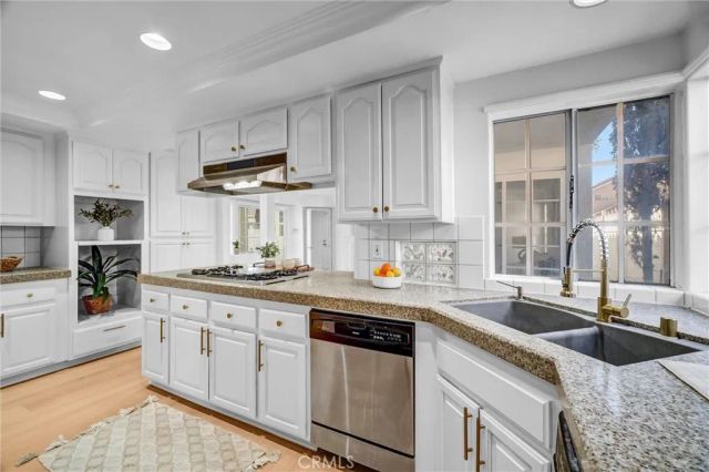 3545 Locust Avenue, Long Beach, CA 90807