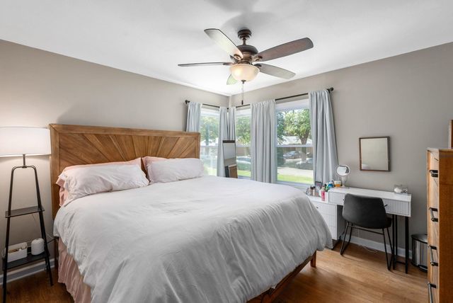 930 N Crestway Ave, Wichita, KS 67208