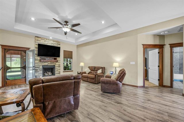 282 NE Road Runner Dr, Fletcher, OK 73541