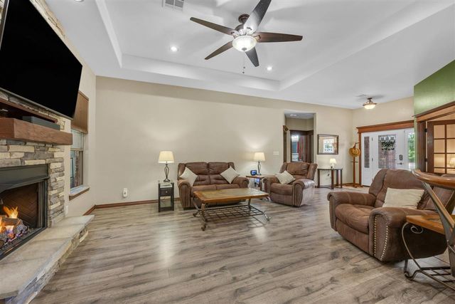 282 NE Road Runner Dr, Fletcher, OK 73541