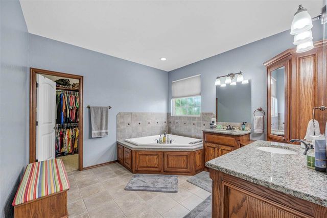 282 NE Road Runner Dr, Fletcher, OK 73541