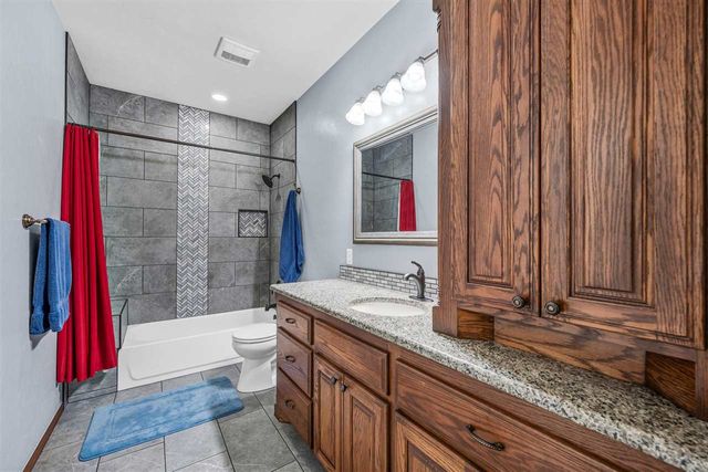 282 NE Road Runner Dr, Fletcher, OK 73541