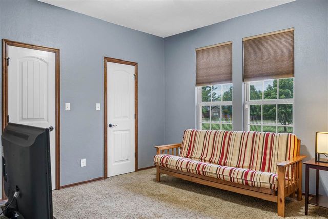 282 NE Road Runner Dr, Fletcher, OK 73541