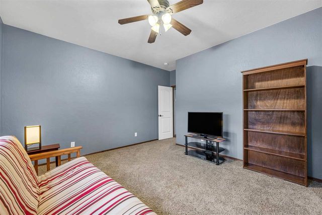 282 NE Road Runner Dr, Fletcher, OK 73541