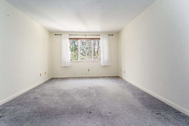 21 Rolling Green Ln 140, Mashpee, MA 02649