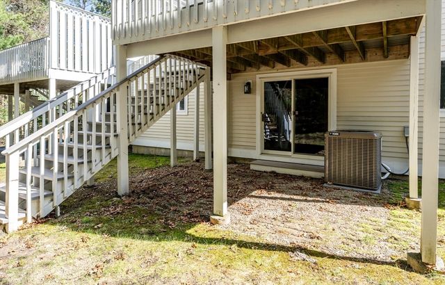 21 Rolling Green Ln 140, Mashpee, MA 02649