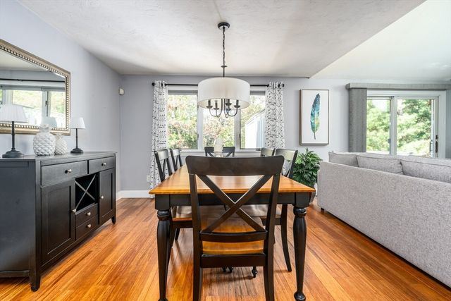 21 Rolling Green Ln 140, Mashpee, MA 02649