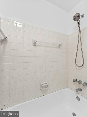 912 BERGEN ST, Philadelphia, PA 19111