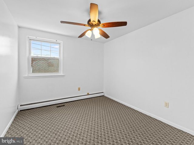 912 BERGEN ST, Philadelphia, PA 19111