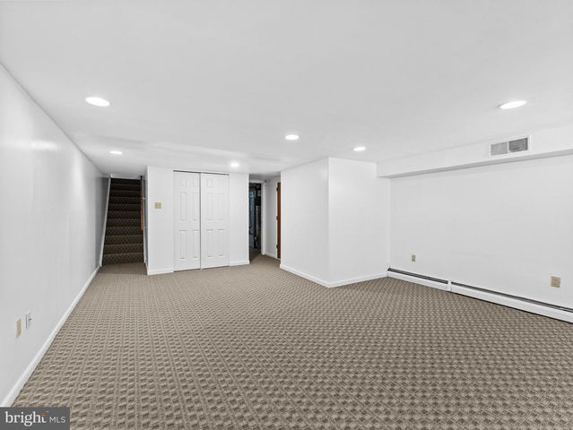 912 BERGEN ST, Philadelphia, PA 19111