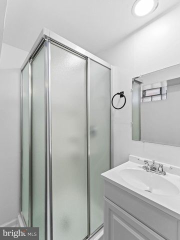 912 BERGEN ST, Philadelphia, PA 19111