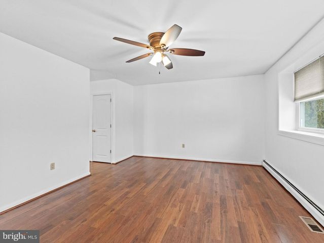 912 BERGEN ST, Philadelphia, PA 19111