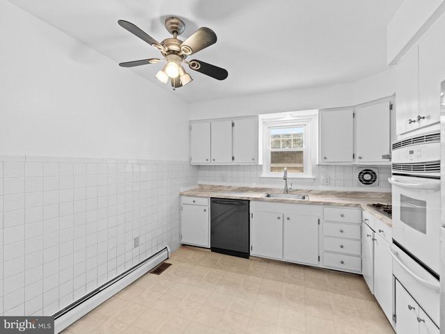 912 BERGEN ST, Philadelphia, PA 19111