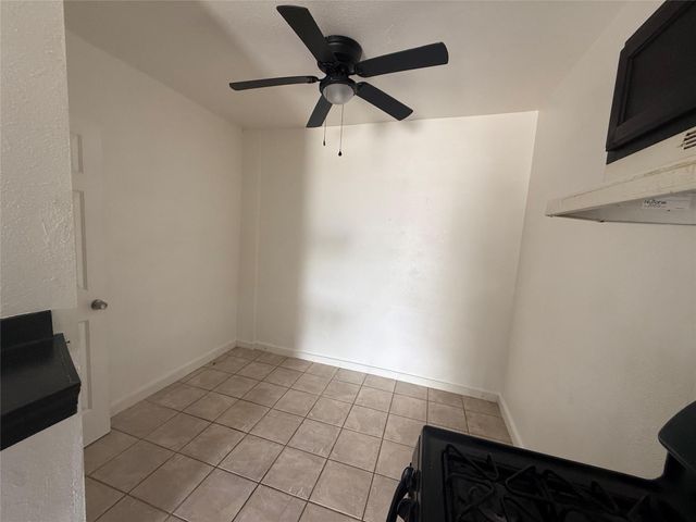 938 Zoe Street 1, Houston, TX 77020