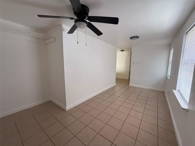 938 Zoe Street 1, Houston, TX 77020