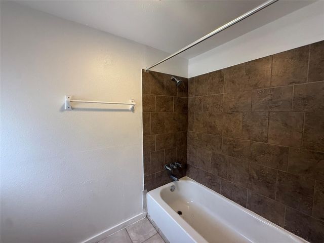 938 Zoe Street 1, Houston, TX 77020