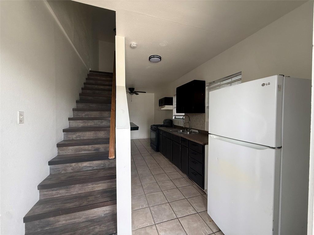 938 Zoe Street 1, Houston, TX 77020