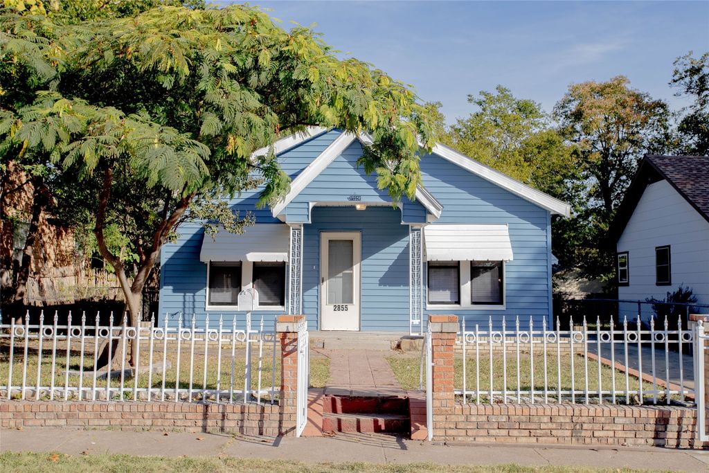 2855 Sharon Street, Dallas, TX 75211