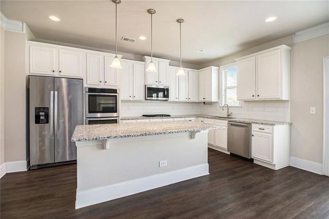 283 Hickory Pointe Drive, Acworth, GA 30101