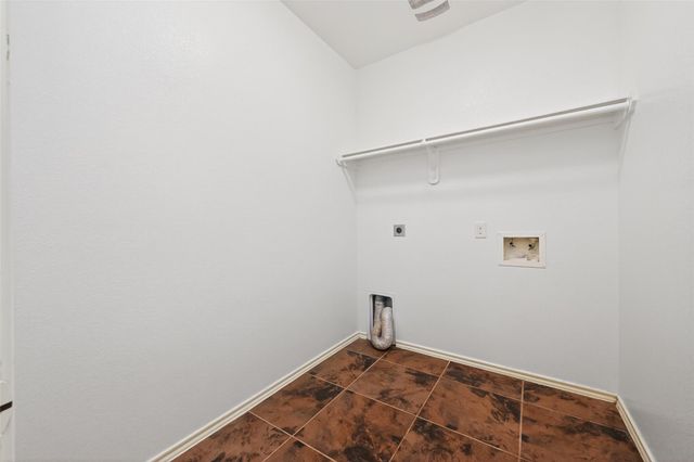 3 Black Swan Court, Magnolia, TX 77354