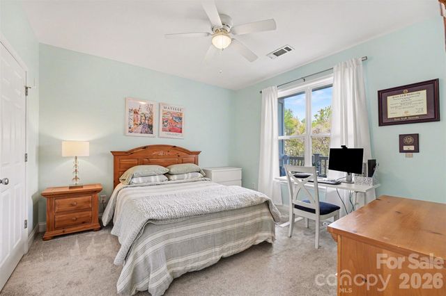 1000 E Woodlawn Road 111, Charlotte, NC 28209