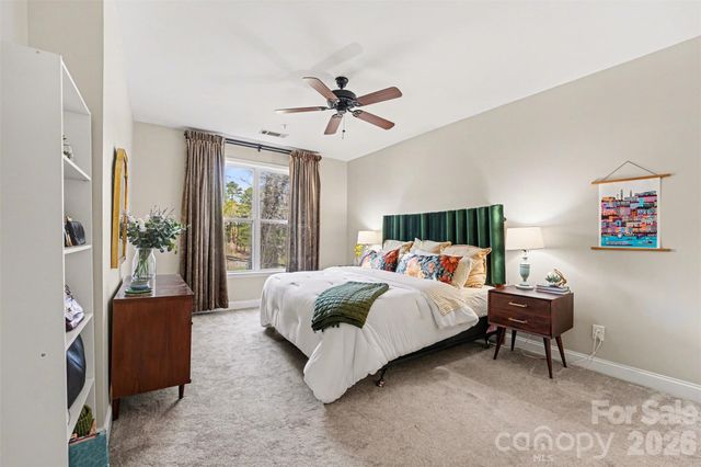 1000 E Woodlawn Road 111, Charlotte, NC 28209