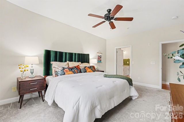 1000 E Woodlawn Road 111, Charlotte, NC 28209