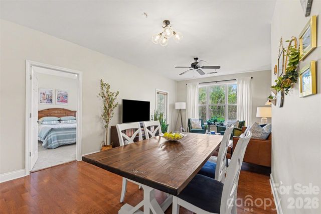 1000 E Woodlawn Road 111, Charlotte, NC 28209