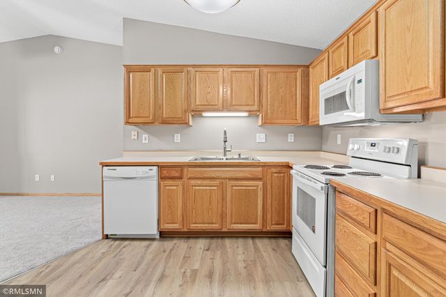 14812 58th Street N 5D, Oak Park Heights, MN 55082