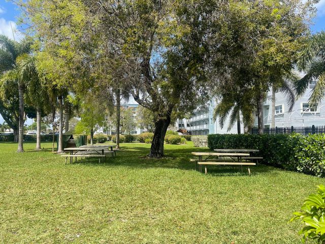 2615 NE 1st Court 411, Boynton Beach, FL 33435