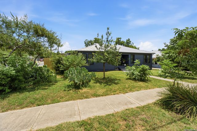 446 QUEEN ANNE CT, San Antonio, TX 78209