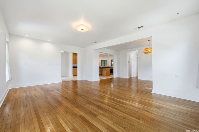 446 QUEEN ANNE CT, San Antonio, TX 78209