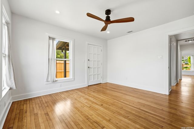 446 QUEEN ANNE CT, San Antonio, TX 78209