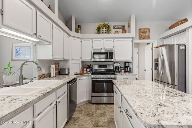 5881 N Isabella DR, Coeur D'alene, ID 83815