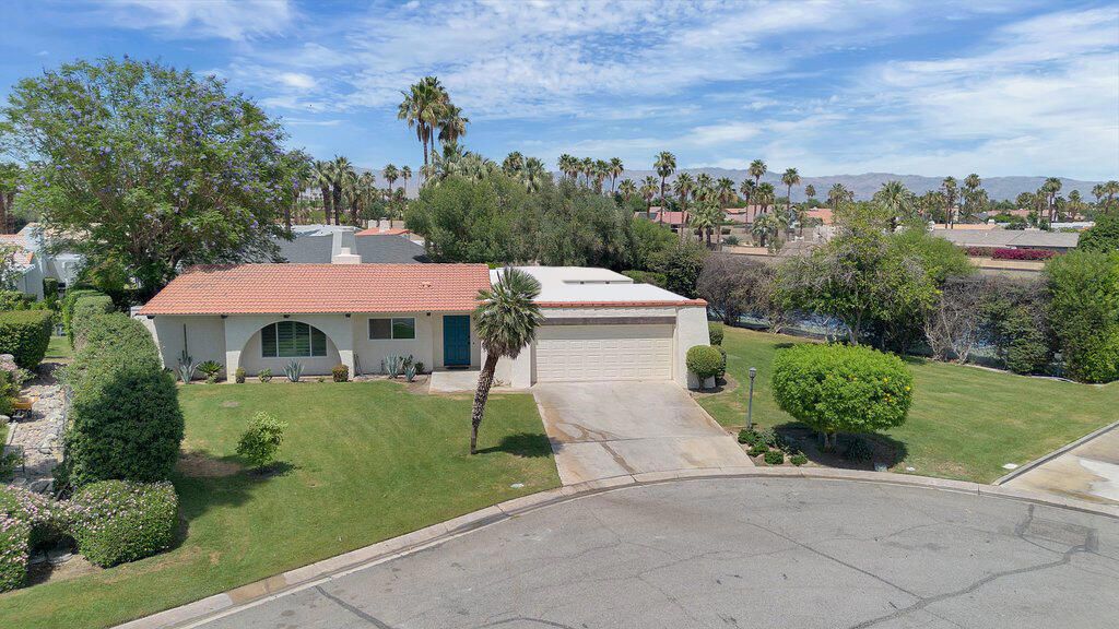 Image 2 of property listing at 78472 Calle Huerta, La Quinta, CA 92253
