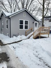 1347 Rose Avenue, Benton Harbor, MI 49022