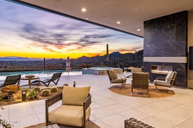 1313 W TORTOLITA MOUNTAIN Circle, Oro Valley, AZ 85755
