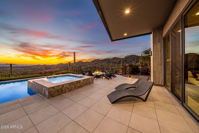 1313 W TORTOLITA MOUNTAIN Circle, Oro Valley, AZ 85755