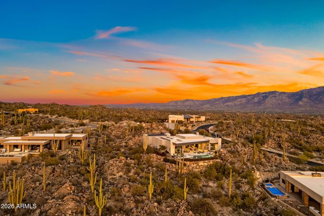 1313 W TORTOLITA MOUNTAIN Circle, Oro Valley, AZ 85755