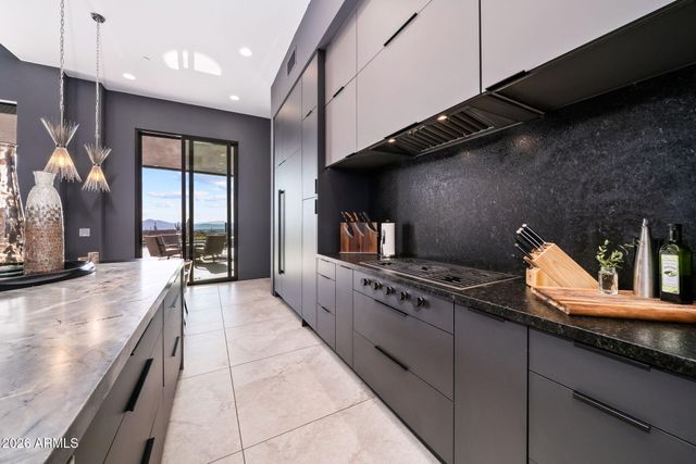 1313 W TORTOLITA MOUNTAIN Circle, Oro Valley, AZ 85755