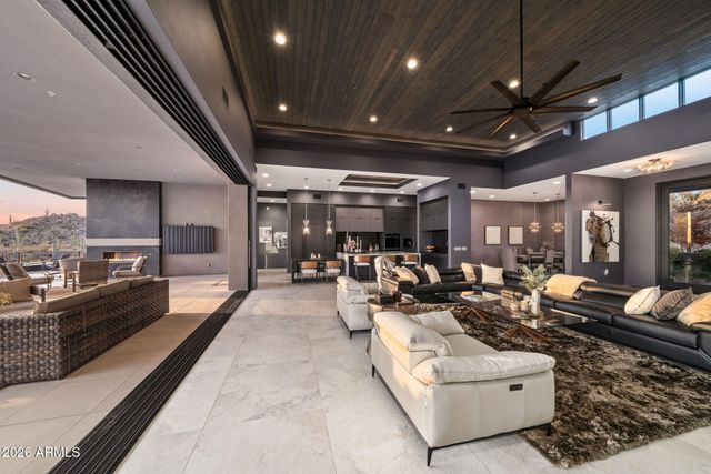 1313 W TORTOLITA MOUNTAIN Circle, Oro Valley, AZ 85755