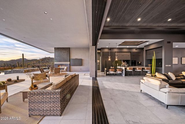 1313 W TORTOLITA MOUNTAIN Circle, Oro Valley, AZ 85755