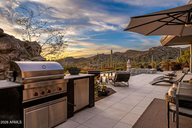 1313 W TORTOLITA MOUNTAIN Circle, Oro Valley, AZ 85755