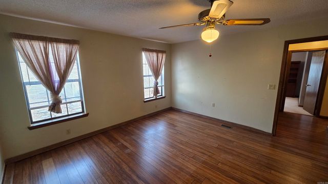 112 Kings Place, Fairfield Bay, AR 72088