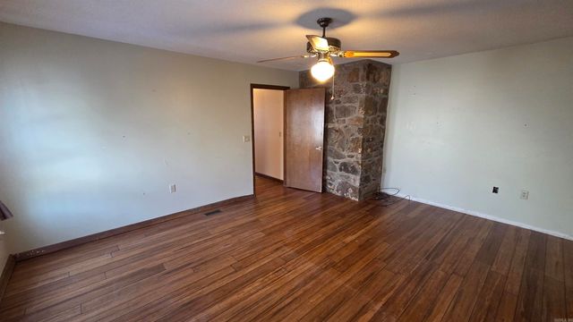 112 Kings Place, Fairfield Bay, AR 72088