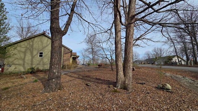 112 Kings Place, Fairfield Bay, AR 72088