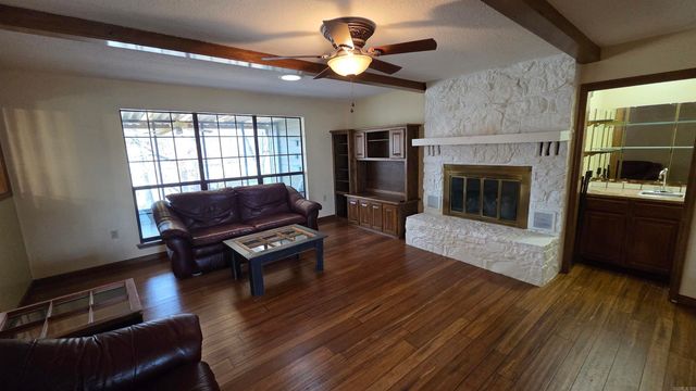 112 Kings Place, Fairfield Bay, AR 72088