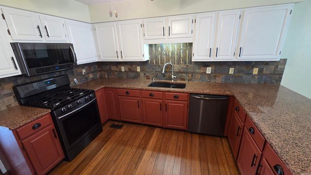 112 Kings Place, Fairfield Bay, AR 72088