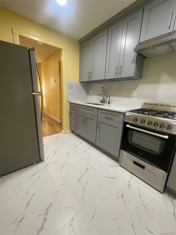 2585 Beach Drive 1st Floor, Merrick, NY 11566